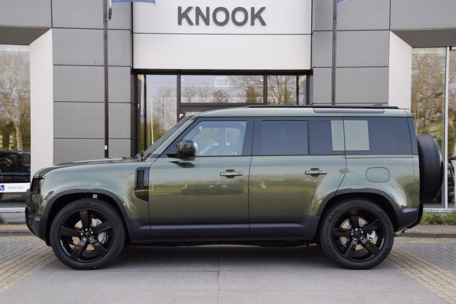 Land Rover Defender 110 P300e 110 Forest Edition