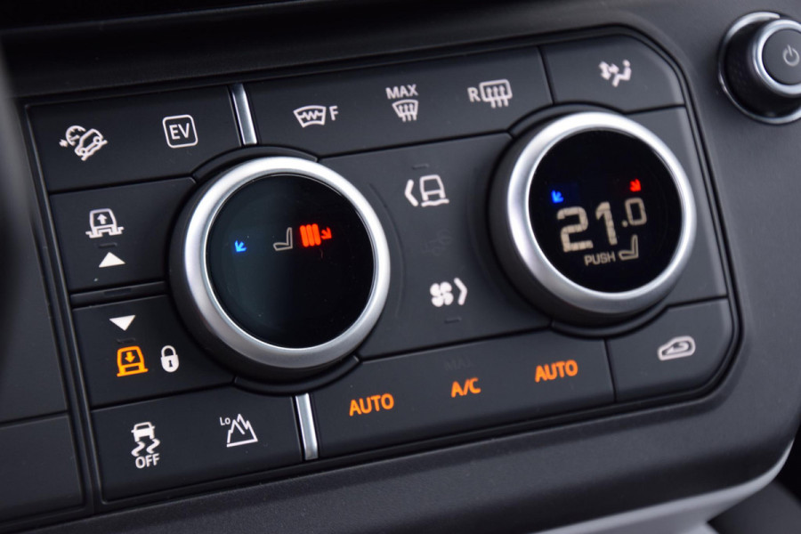 Land Rover Defender 110 P300e 110 Forest Edition