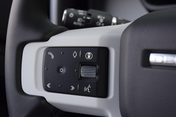 Land Rover Defender 110 P300e 110 Forest Edition