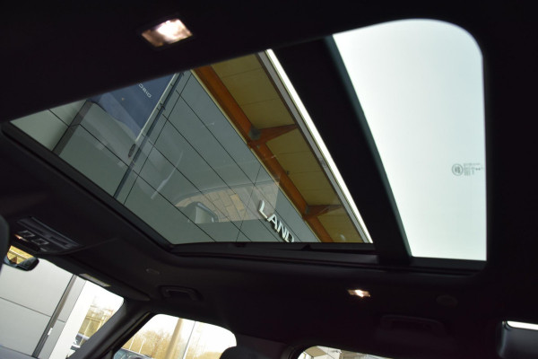 Land Rover Defender 110 P300e 110 Forest Edition