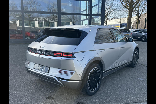 Hyundai IONIQ 5 Lounge 77kWh SOH 100%| NIEUWE AUTO 45KM!!| VAN €60.000,- NU VOOR SLECHTS €45.877,- Uw LENTEVOORDEEL €14.123,-| ELEK. STOELEN MET MEMORY| WARMTEPOMP| BOSE AUDIO| HEAD-UP DISPLAY| STOELVERWARMING+ VENTILATIE| ACHTERBANK VERWARMD| SUPER COMPLEET!|