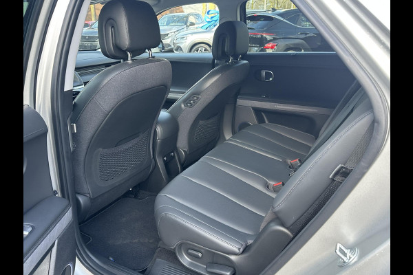 Hyundai IONIQ 5 Lounge 77kWh SOH 100%| NIEUWE AUTO 45KM!!| VAN €60.000,- NU VOOR SLECHTS €45.877,- Uw LENTEVOORDEEL €14.123,-| ELEK. STOELEN MET MEMORY| WARMTEPOMP| BOSE AUDIO| HEAD-UP DISPLAY| STOELVERWARMING+ VENTILATIE| ACHTERBANK VERWARMD| SUPER COMPLEET!|