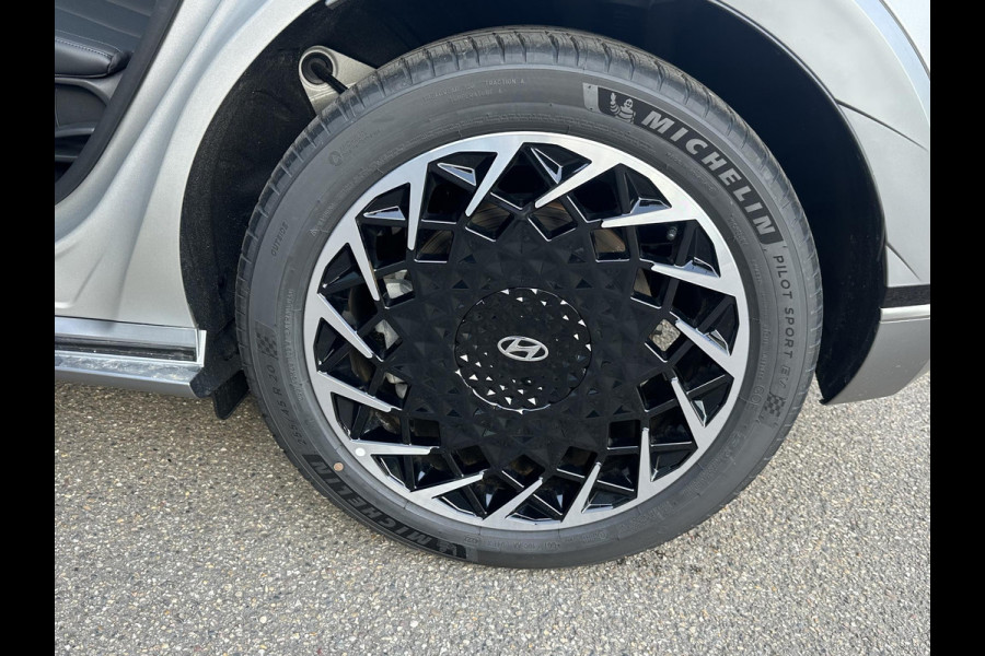 Hyundai IONIQ 5 Lounge 77kWh SOH 100%| NIEUWE AUTO 45KM!!| VAN €60.000,- NU VOOR SLECHTS €45.877,- Uw LENTEVOORDEEL €14.123,-| ELEK. STOELEN MET MEMORY| WARMTEPOMP| BOSE AUDIO| HEAD-UP DISPLAY| STOELVERWARMING+ VENTILATIE| ACHTERBANK VERWARMD| SUPER COMPLEET!|