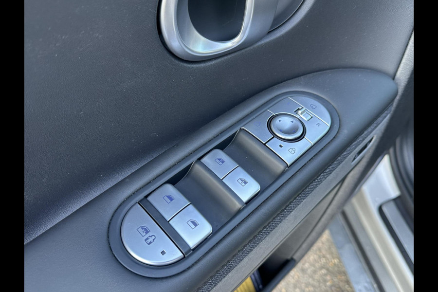 Hyundai IONIQ 5 Lounge 77kWh SOH 100%| NIEUWE AUTO 45KM!!| VAN €60.000,- NU VOOR SLECHTS €45.877,- Uw LENTEVOORDEEL €14.123,-| ELEK. STOELEN MET MEMORY| WARMTEPOMP| BOSE AUDIO| HEAD-UP DISPLAY| STOELVERWARMING+ VENTILATIE| ACHTERBANK VERWARMD| SUPER COMPLEET!|