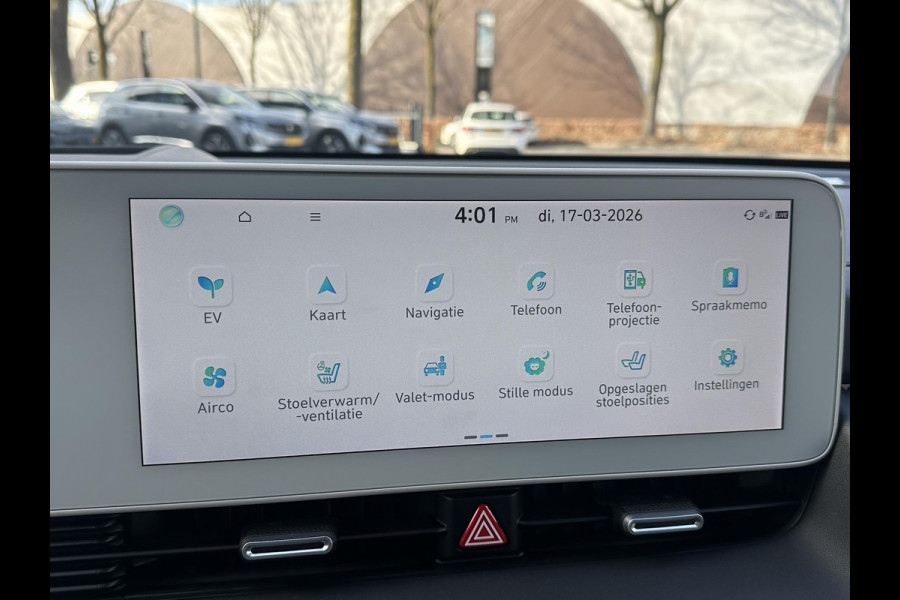 Hyundai IONIQ 5 Lounge 77kWh SOH 100%| NIEUWE AUTO 45KM!!| VAN €60.000,- NU VOOR SLECHTS €45.877,- Uw LENTEVOORDEEL €14.123,-| ELEK. STOELEN MET MEMORY| WARMTEPOMP| BOSE AUDIO| HEAD-UP DISPLAY| STOELVERWARMING+ VENTILATIE| ACHTERBANK VERWARMD| SUPER COMPLEET!|