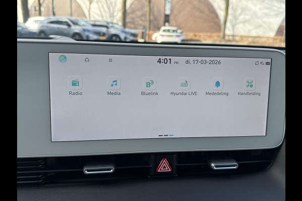 Hyundai IONIQ 5 Lounge 77kWh SOH 100%| NIEUWE AUTO 45KM!!| VAN €60.000,- NU VOOR SLECHTS €45.877,- Uw LENTEVOORDEEL €14.123,-| ELEK. STOELEN MET MEMORY| WARMTEPOMP| BOSE AUDIO| HEAD-UP DISPLAY| STOELVERWARMING+ VENTILATIE| ACHTERBANK VERWARMD| SUPER COMPLEET!|