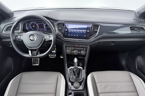 Volkswagen T-Roc 2.0 TSI 4Motion Sport (PANORAMADAK, TREKHAAK, STOELVERWARMING, CRUISE ADAPTIEF, DIGITALE COCKPIT, CARPLAY)