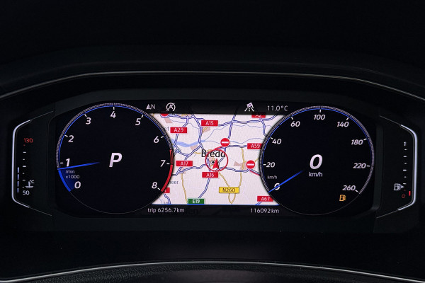 Volkswagen T-Roc 2.0 TSI 4Motion Sport (PANORAMADAK, TREKHAAK, STOELVERWARMING, CRUISE ADAPTIEF, DIGITALE COCKPIT, CARPLAY)