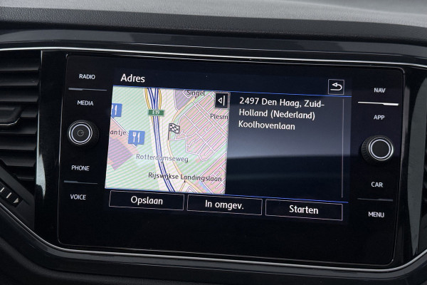 Volkswagen T-Roc 2.0 TSI 4Motion Sport (PANORAMADAK, TREKHAAK, STOELVERWARMING, CRUISE ADAPTIEF, DIGITALE COCKPIT, CARPLAY)