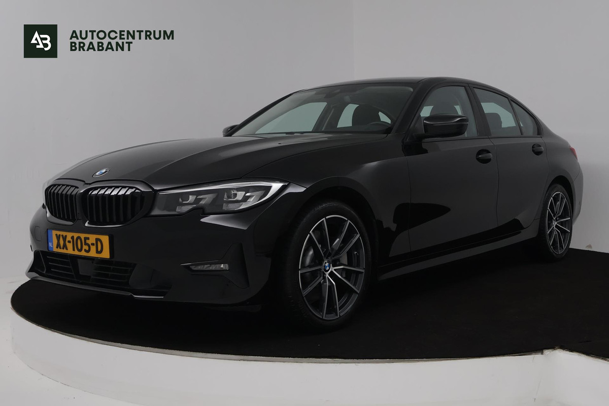 BMW 3-serie 330i Executive Edition (ACHTERUITRIJCAMERA, NAVIGATIE, HEAD-UP DISPLAY, PARKEERSENSOREN, DEALER ONDERHOUDEN)