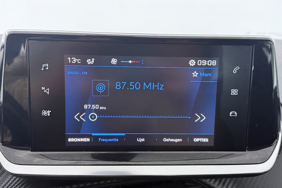 Peugeot 208 1.2 PureTech Active Pack (TREKHAAK, SENSOREN, BLUETOOTH, NAVIGATIE)