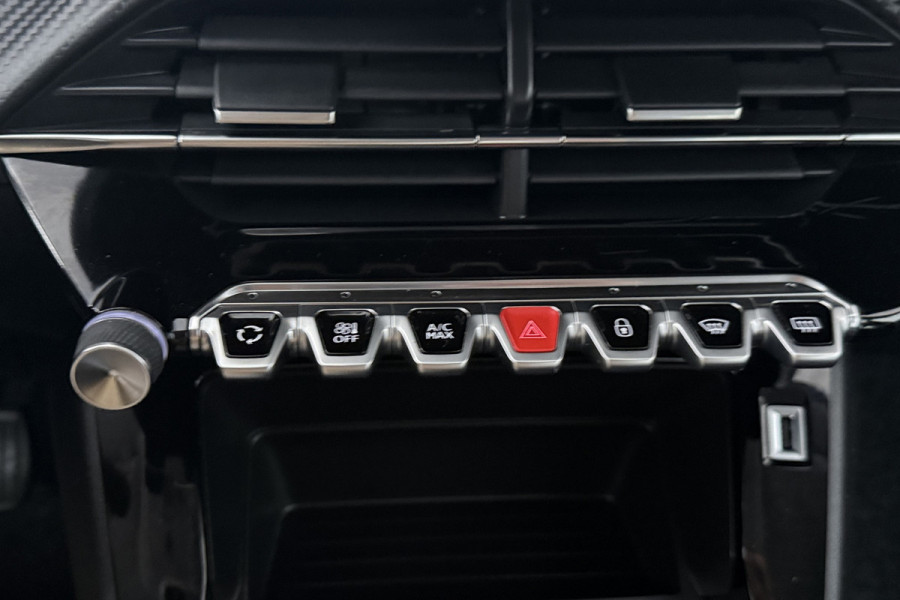 Peugeot 208 1.2 PureTech Active Pack (TREKHAAK, SENSOREN, BLUETOOTH, NAVIGATIE)