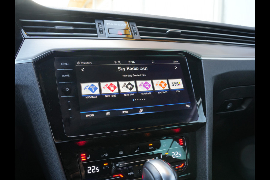 Volkswagen Passat Variant 1.5 TSI R-Line Business + | Achteruitrijcamera | Apple Carplay/Android Auto