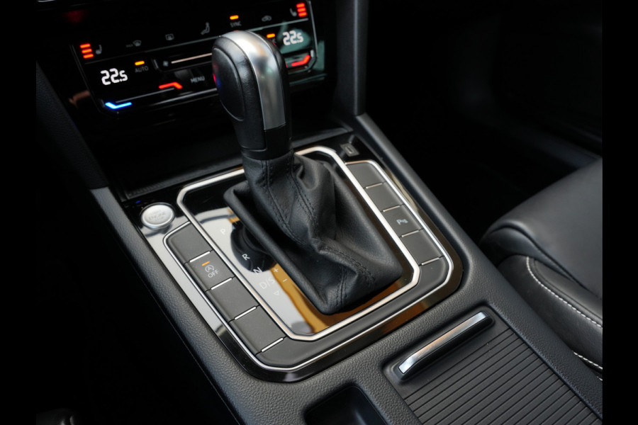 Volkswagen Passat Variant 1.5 TSI R-Line Business + | Achteruitrijcamera | Apple Carplay/Android Auto