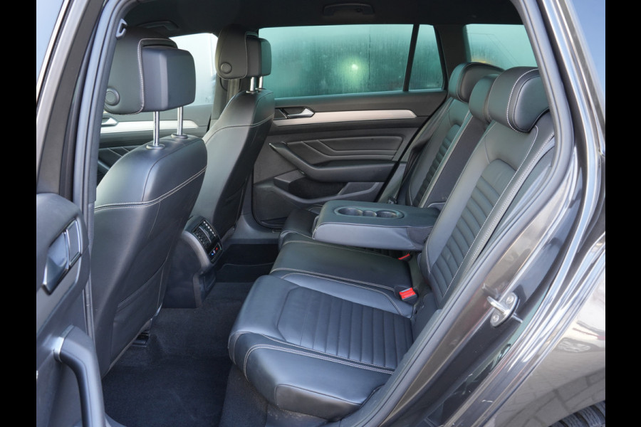 Volkswagen Passat Variant 1.5 TSI R-Line Business + | Achteruitrijcamera | Apple Carplay/Android Auto