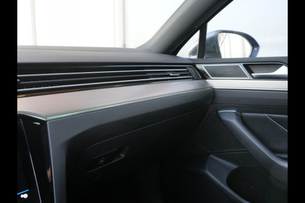 Volkswagen Passat Variant 1.5 TSI R-Line Business + | Achteruitrijcamera | Apple Carplay/Android Auto