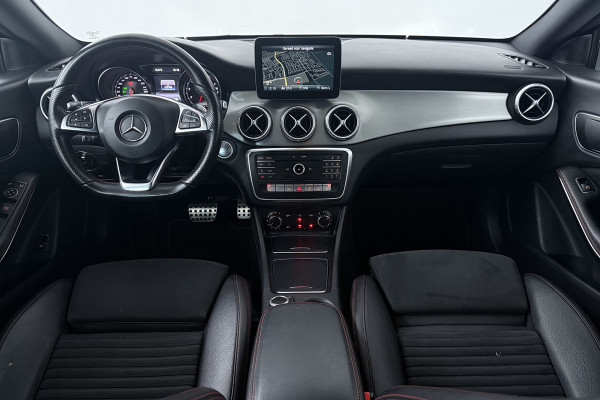 Mercedes-Benz CLA-Klasse 180 Business Solution (STOELVERWARMING, ACHTERUITRIJCAMERA, NAVIGATIE, CRUISE CONTROL, PARKEERSENSOREN)