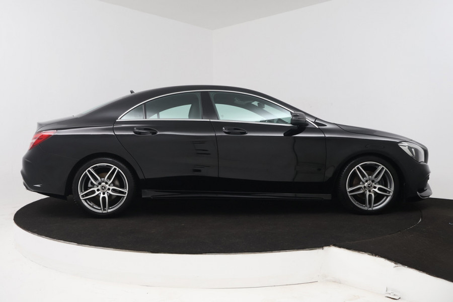 Mercedes-Benz CLA-Klasse 180 Business Solution (STOELVERWARMING, ACHTERUITRIJCAMERA, NAVIGATIE, CRUISE CONTROL, PARKEERSENSOREN)
