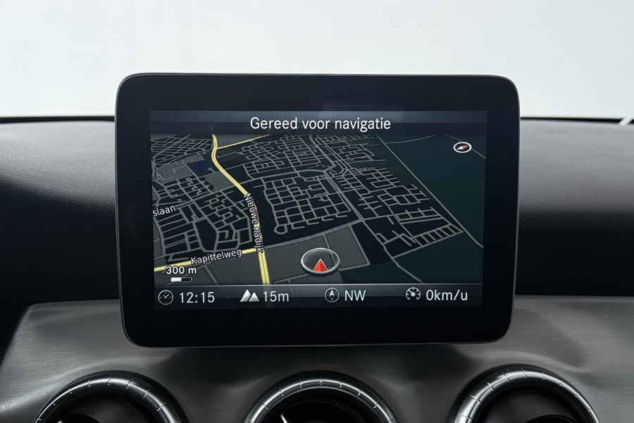 Mercedes-Benz CLA-Klasse 180 Business Solution (STOELVERWARMING, ACHTERUITRIJCAMERA, NAVIGATIE, CRUISE CONTROL, PARKEERSENSOREN)