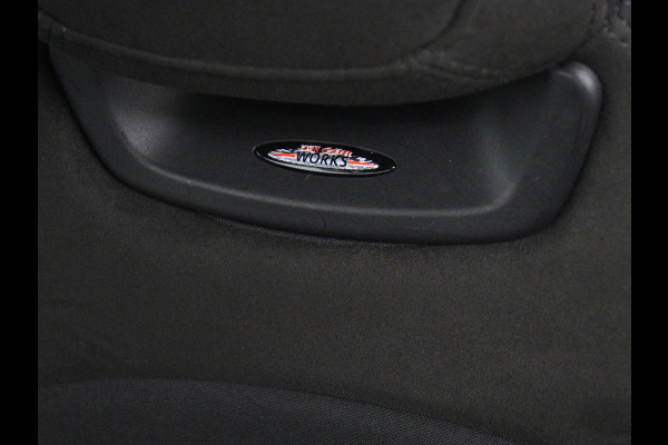 MINI Cooper 1.5 John Cooper Works | Harman/Kardon | Carplay | Sportstoelen | Full LED | Navigatie | Climate control | Park Assist | Cruise control | Getint glas