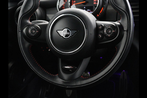 MINI Cooper 1.5 John Cooper Works | Harman/Kardon | Carplay | Sportstoelen | Full LED | Navigatie | Climate control | Park Assist | Cruise control | Getint glas