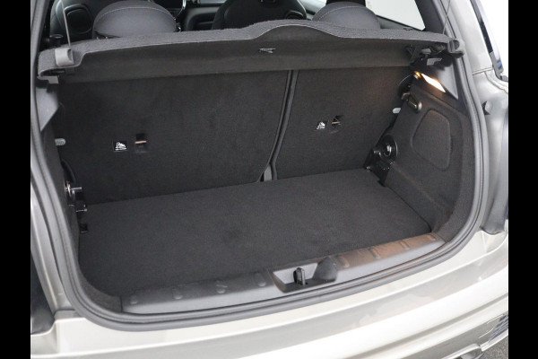 MINI Cooper 1.5 John Cooper Works | Harman/Kardon | Carplay | Sportstoelen | Full LED | Navigatie | Climate control | Park Assist | Cruise control | Getint glas