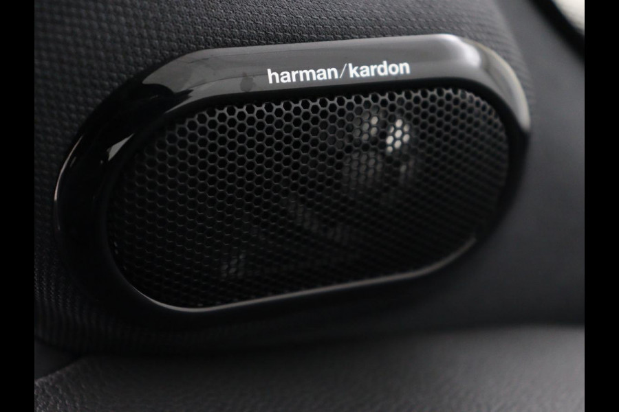 MINI Cooper 1.5 John Cooper Works | Harman/Kardon | Carplay | Sportstoelen | Full LED | Navigatie | Climate control | Park Assist | Cruise control | Getint glas