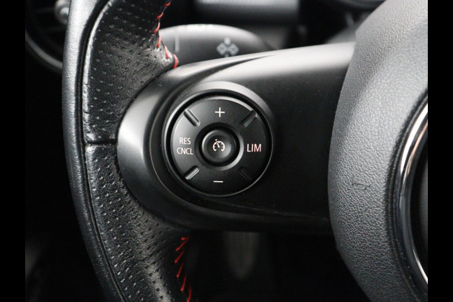 MINI Cooper 1.5 John Cooper Works | Harman/Kardon | Carplay | Sportstoelen | Full LED | Navigatie | Climate control | Park Assist | Cruise control | Getint glas