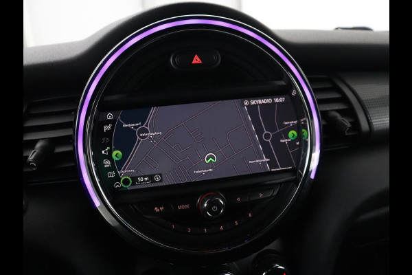 MINI Cooper 1.5 John Cooper Works | Harman/Kardon | Carplay | Sportstoelen | Full LED | Navigatie | Climate control | Park Assist | Cruise control | Getint glas