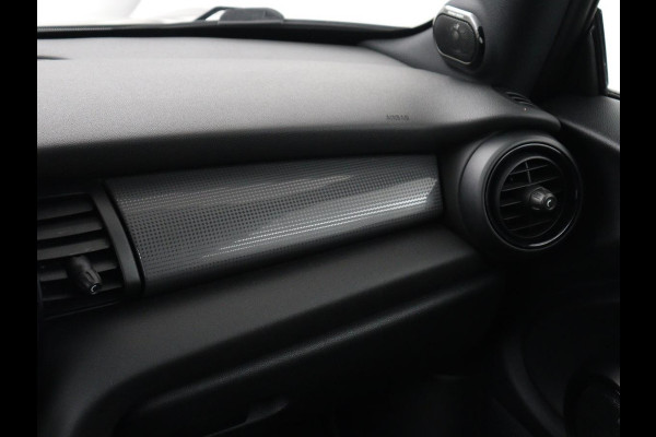 MINI Cooper 1.5 John Cooper Works | Harman/Kardon | Carplay | Sportstoelen | Full LED | Navigatie | Climate control | Park Assist | Cruise control | Getint glas