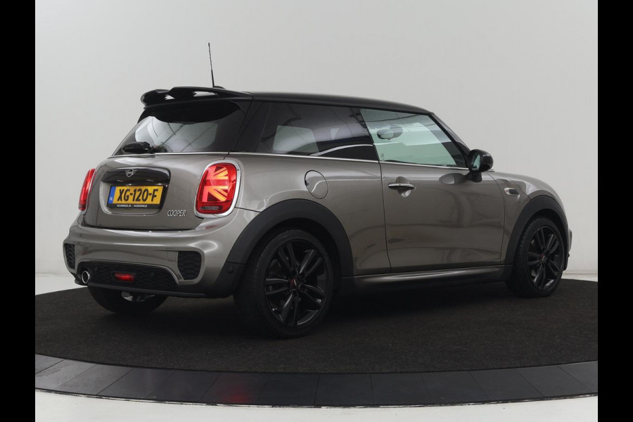 MINI Cooper 1.5 John Cooper Works | Harman/Kardon | Carplay | Sportstoelen | Full LED | Navigatie | Climate control | Park Assist | Cruise control | Getint glas