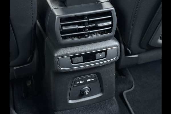 Audi Q4 e-tron 50 Quattro 300pk BOMVOL 82kWh SOH 95% Leer Warmtepomp SONOS®-Hifi Navi Camera Adap.Cruise Elek.Stoelen+Memory+Verwarming Apple C Launch Ed. Advanced Plus DAB Matrix LED Lmv  € 76.000 nieuw 1e Eigenaar Origineel Nederlandse Auto Dealeronderhouden