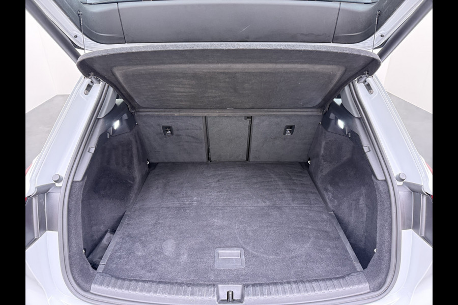 Audi Q4 e-tron 50 Quattro 300pk BOMVOL 82kWh SOH 95% Leer Warmtepomp SONOS®-Hifi Navi Camera Adap.Cruise Elek.Stoelen+Memory+Verwarming Apple C Launch Ed. Advanced Plus DAB Matrix LED Lmv  € 76.000 nieuw 1e Eigenaar Origineel Nederlandse Auto Dealeronderhouden