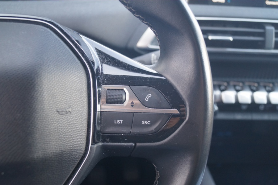 Peugeot 5008 1.2 PureTech 130pk Executive 7-persoons -NW.MOTOR-NAVI-ECC-