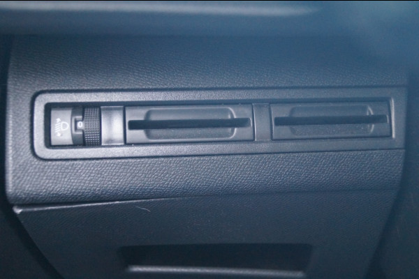 Peugeot 5008 1.2 PureTech 130pk Executive 7-persoons -NW.MOTOR-NAVI-ECC-