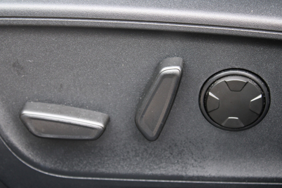 Ford Kuga 2.5 PHEV ST-Line X | Trekhaak | Panoramadak | B&O | BLIS | Head-Up