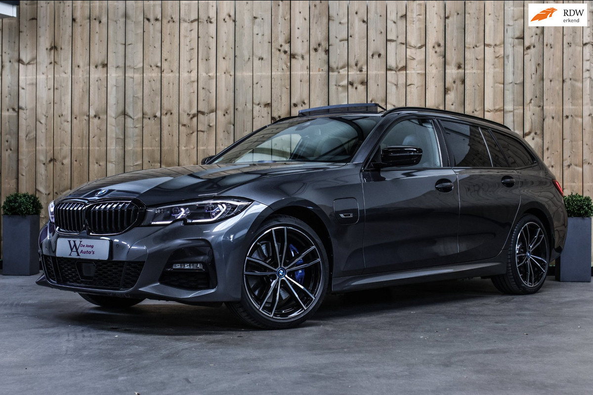 BMW 3 Serie Touring 330e M-Sport *Pano*M-Stoelen*Laser*Keyless*Head-Up*