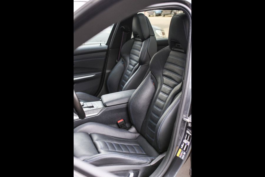 BMW 3 Serie Touring 330e M-Sport *Pano*M-Stoelen*Laser*Keyless*Head-Up*