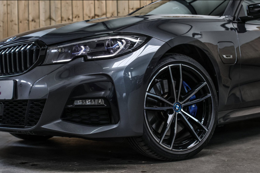 BMW 3 Serie Touring 330e M-Sport *Pano*M-Stoelen*Laser*Keyless*Head-Up*