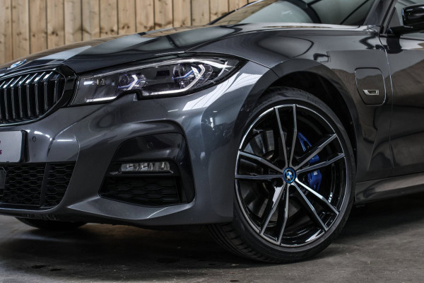 BMW 3 Serie Touring 330e M-Sport *Pano*M-Stoelen*Laser*Keyless*Head-Up*