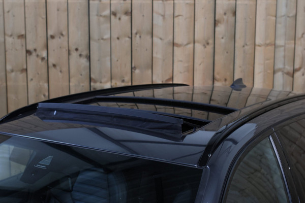 BMW 3 Serie Touring 330e M-Sport *Pano*M-Stoelen*Laser*Keyless*Head-Up*