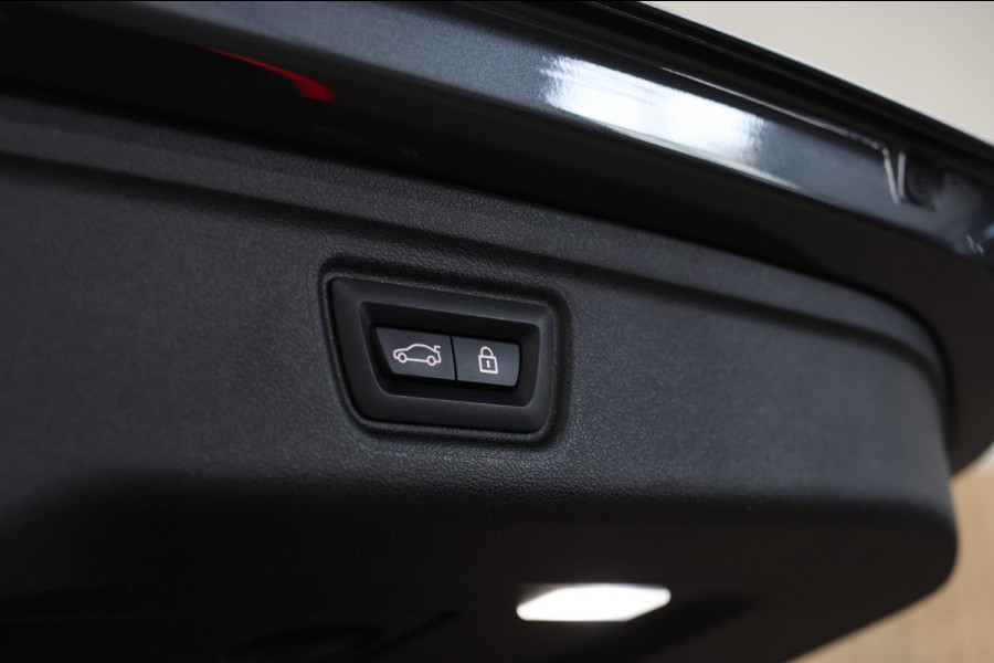 BMW 3 Serie Touring 330e M-Sport *Pano*M-Stoelen*Laser*Keyless*Head-Up*