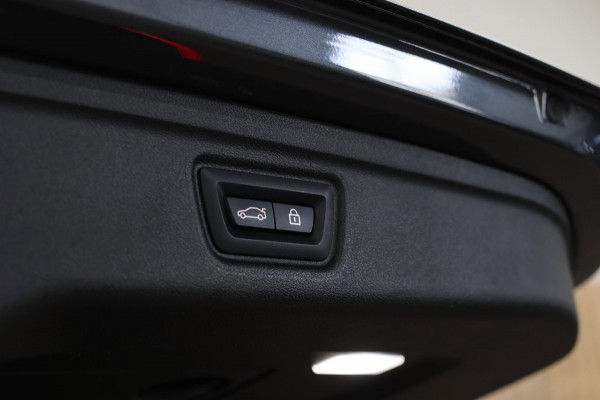 BMW 3 Serie Touring 330e M-Sport *Pano*M-Stoelen*Laser*Keyless*Head-Up*