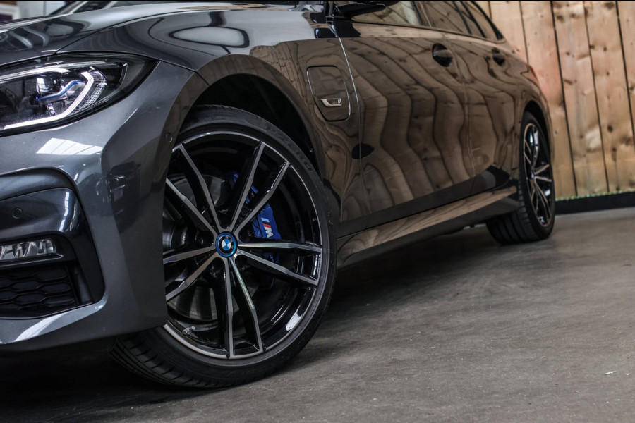 BMW 3 Serie Touring 330e M-Sport *Pano*M-Stoelen*Laser*Keyless*Head-Up*
