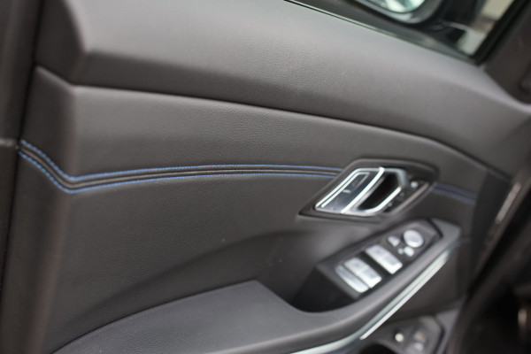 BMW 3 Serie Touring 330e M-Sport *Pano*M-Stoelen*Laser*Keyless*Head-Up*