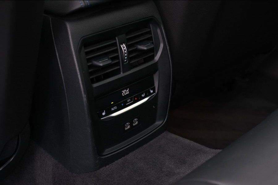 BMW 3 Serie Touring 330e M-Sport *Pano*M-Stoelen*Laser*Keyless*Head-Up*