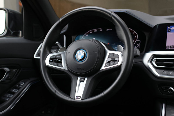 BMW 3 Serie Touring 330e M-Sport *Pano*M-Stoelen*Laser*Keyless*Head-Up*