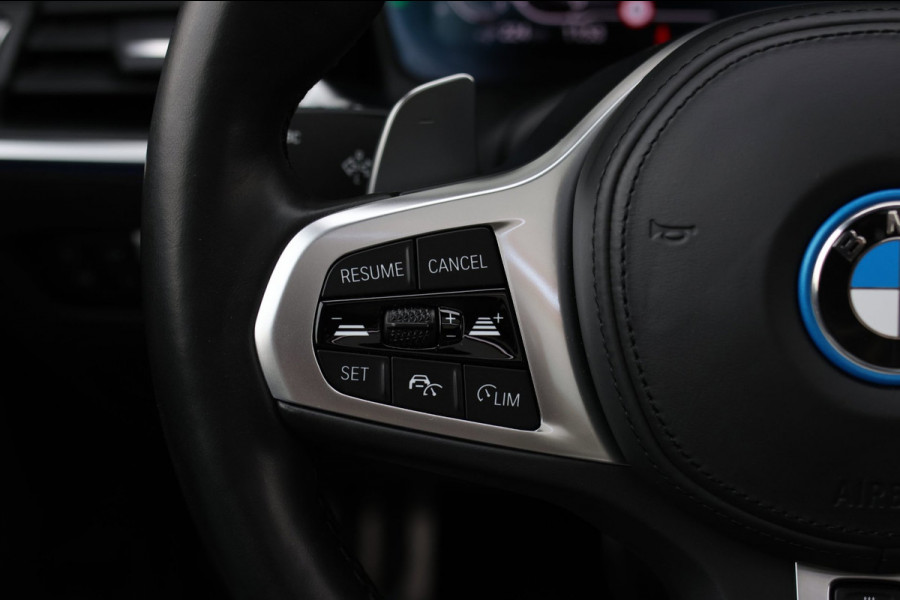 BMW 3 Serie Touring 330e M-Sport *Pano*M-Stoelen*Laser*Keyless*Head-Up*