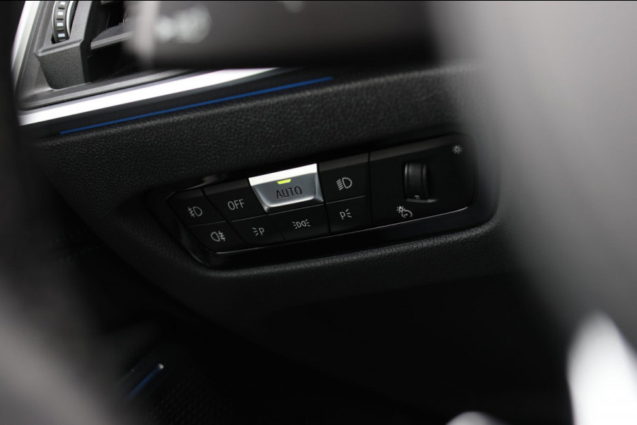 BMW 3 Serie Touring 330e M-Sport *Pano*M-Stoelen*Laser*Keyless*Head-Up*