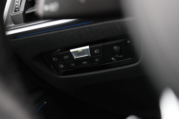 BMW 3 Serie Touring 330e M-Sport *Pano*M-Stoelen*Laser*Keyless*Head-Up*